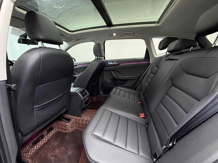 Фото 8 - Volkswagen Tharu