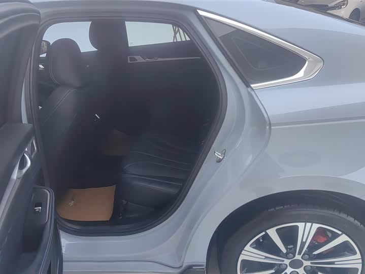 Фото 11 - Geely Preface