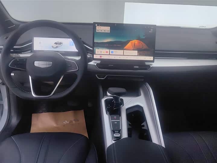 Фото 12 - Geely Preface