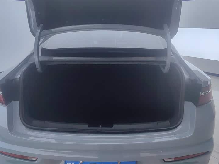 Фото 4 - Geely Preface