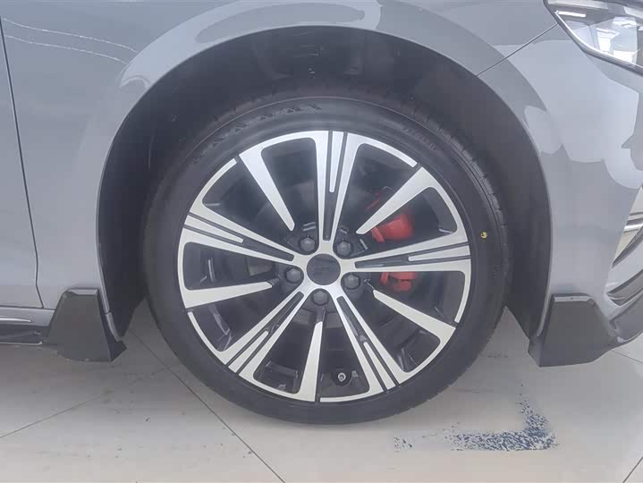 Фото 6 - Geely Preface