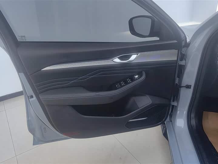 Фото 7 - Geely Preface