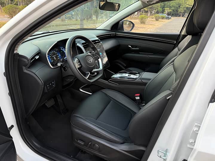 Фото 12 - Hyundai Tucson L