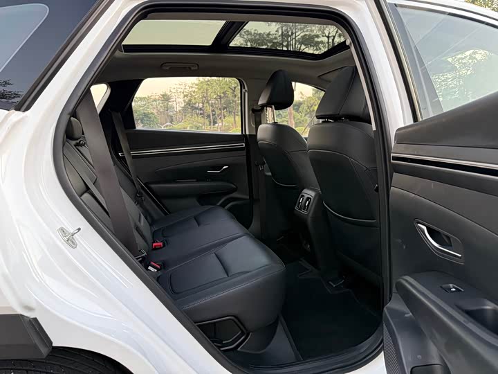 Фото 16 - Hyundai Tucson L