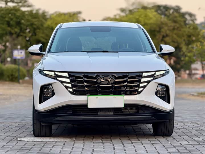Фото 2 - Hyundai Tucson L