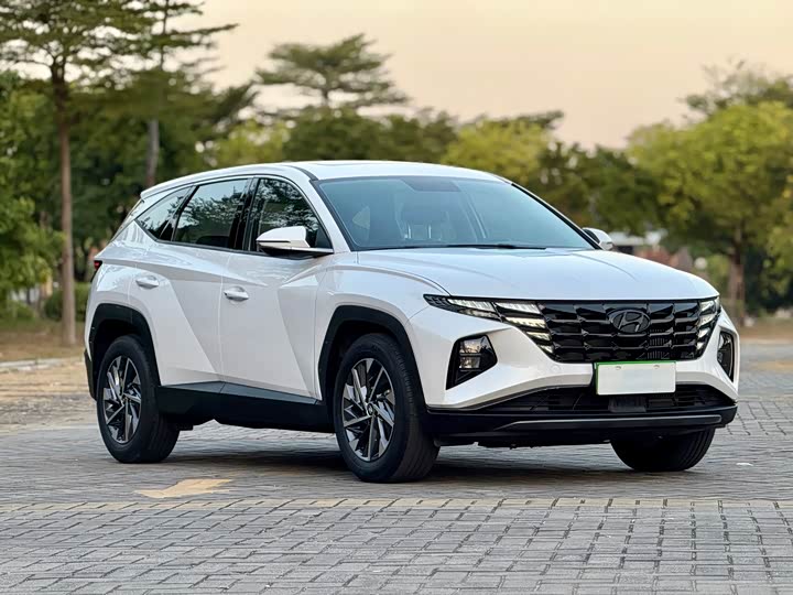 Фото 3 - Hyundai Tucson L