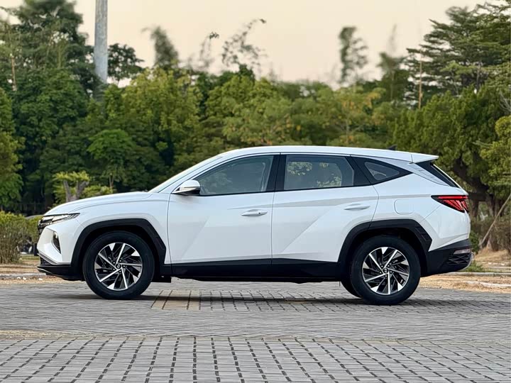 Фото 4 - Hyundai Tucson L