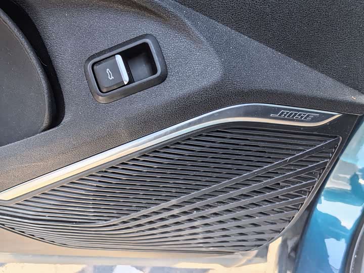 Фото 11 - Geely Monjaro