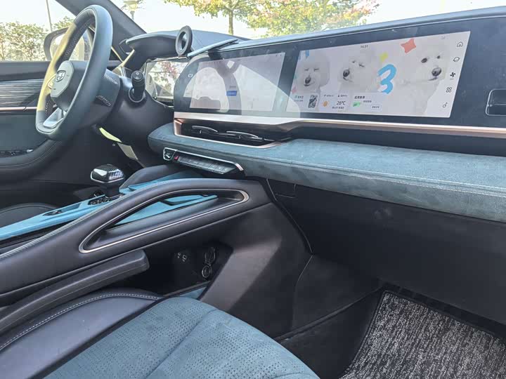 Фото 17 - Geely Monjaro