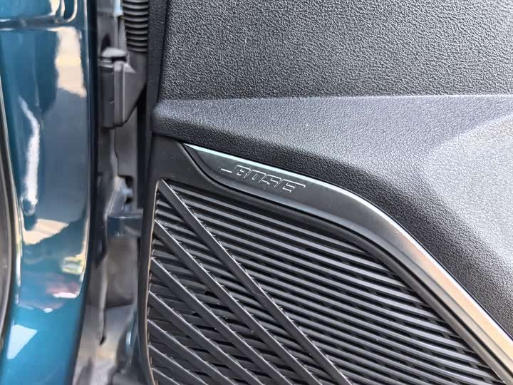 Фото 18 - Geely Monjaro