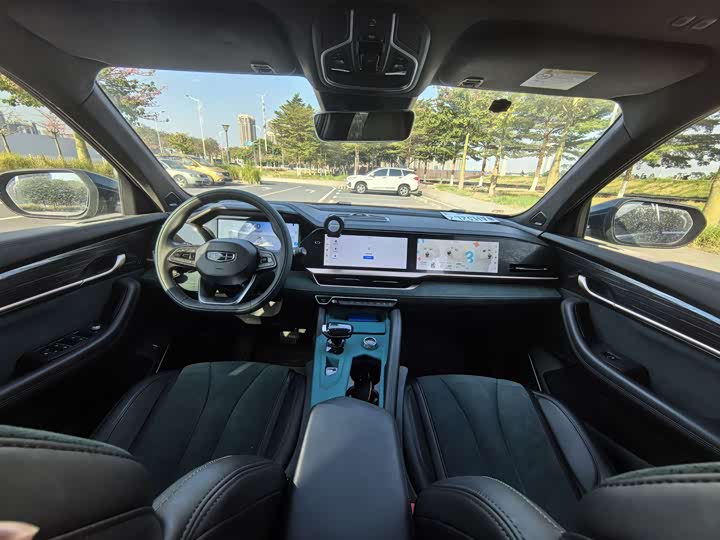 Фото 19 - Geely Monjaro