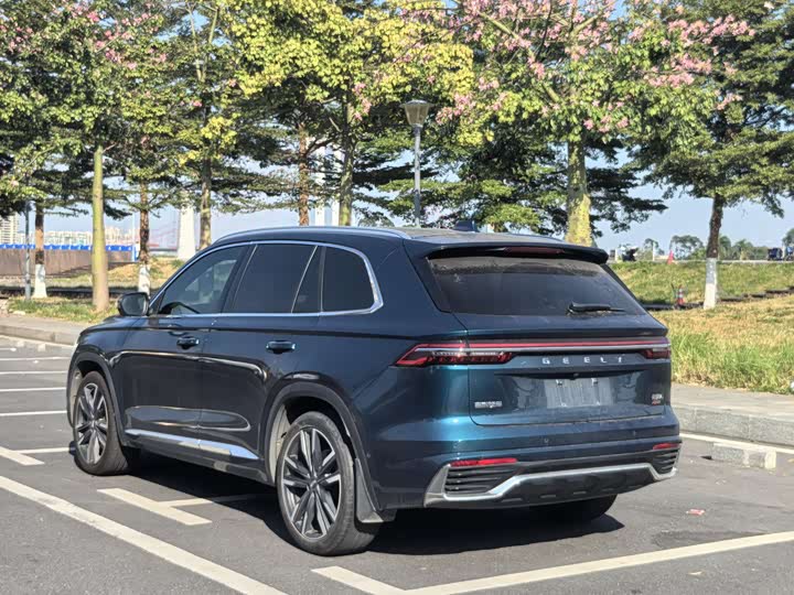 Фото 7 - Geely Monjaro