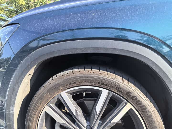 Фото 8 - Geely Monjaro