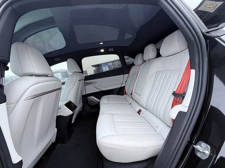 Фото 10 - Nio Onvo L60