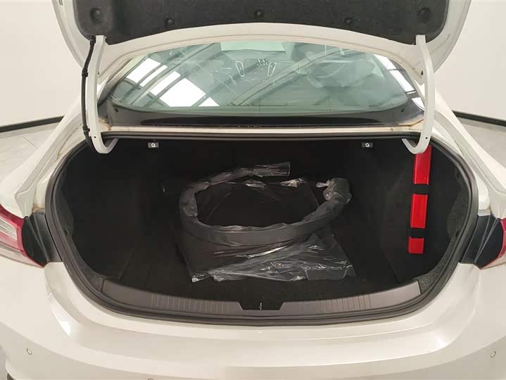 Фото 4 - Chevrolet Malibu XL