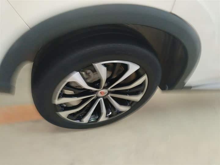 Фото 26 - Roewe RX5 eMax