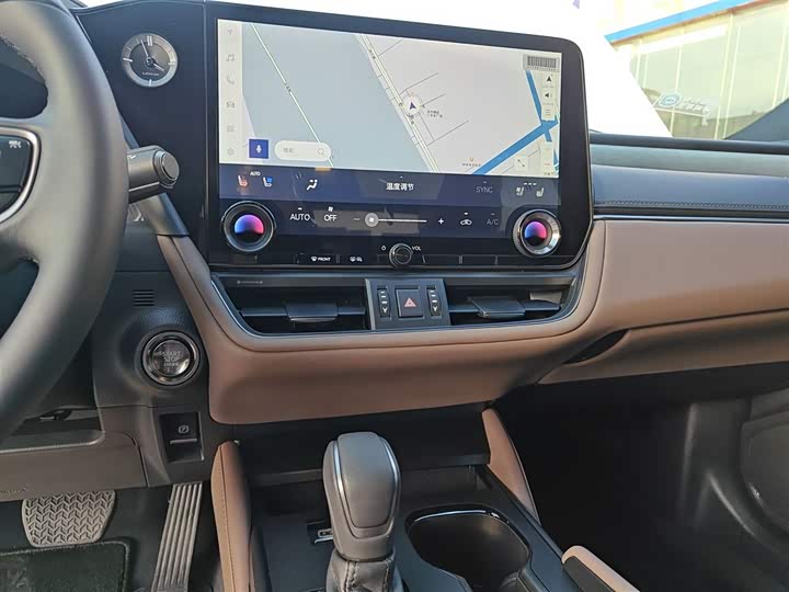 Фото 13 - Lexus ES