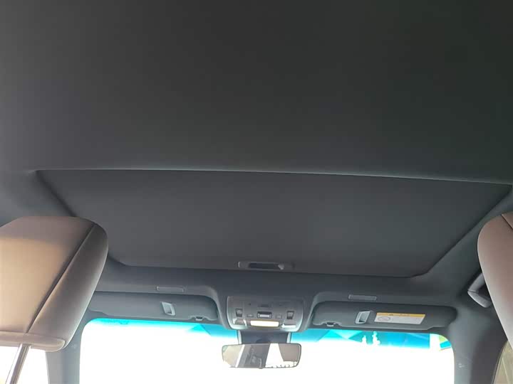 Фото 18 - Lexus ES