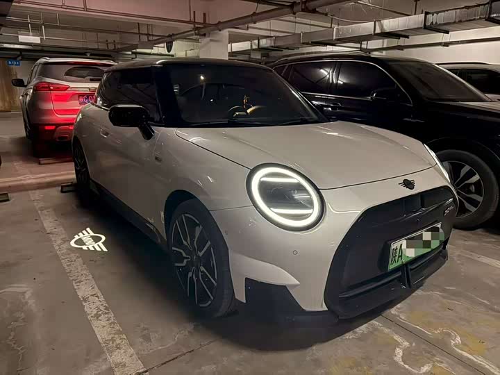 Фото 1 - Mini Cooper