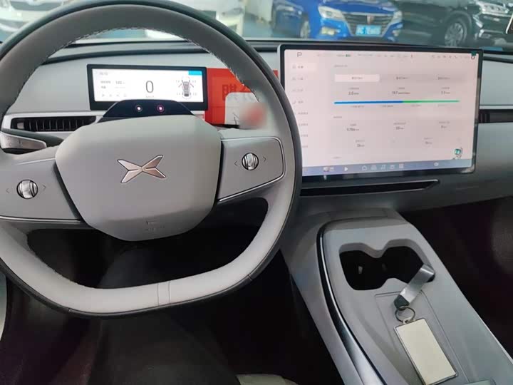 Фото 10 - XPeng Mona M03