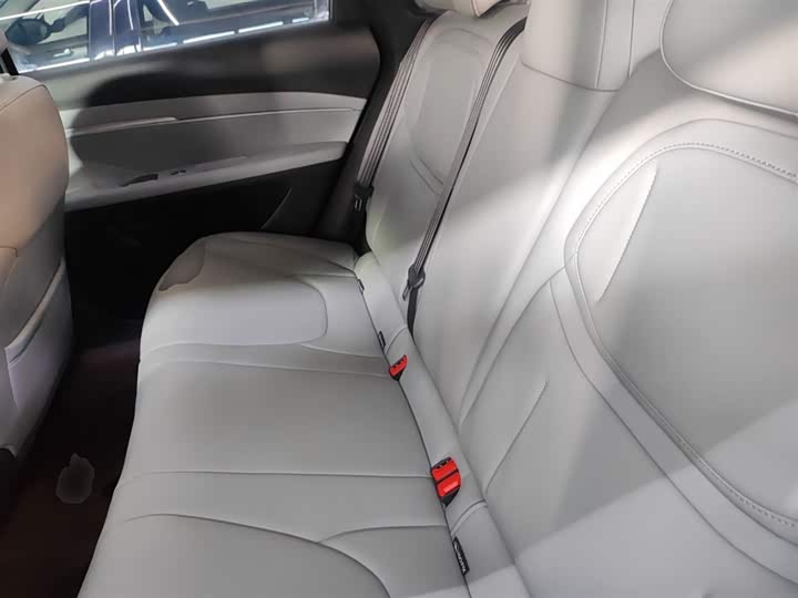 Фото 17 - XPeng Mona M03