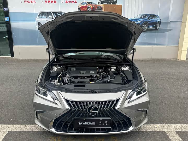 Фото 4 - Lexus ES