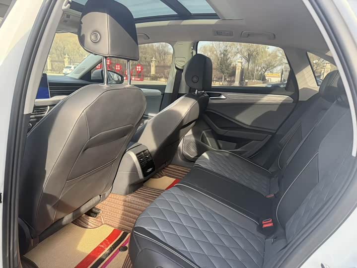 Фото 11 - Volkswagen Sagitar L