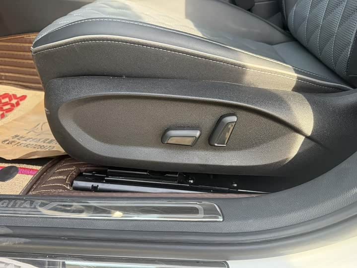 Фото 7 - Volkswagen Sagitar L