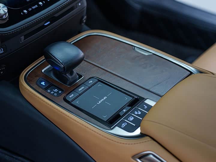 Фото 17 - Lexus LS