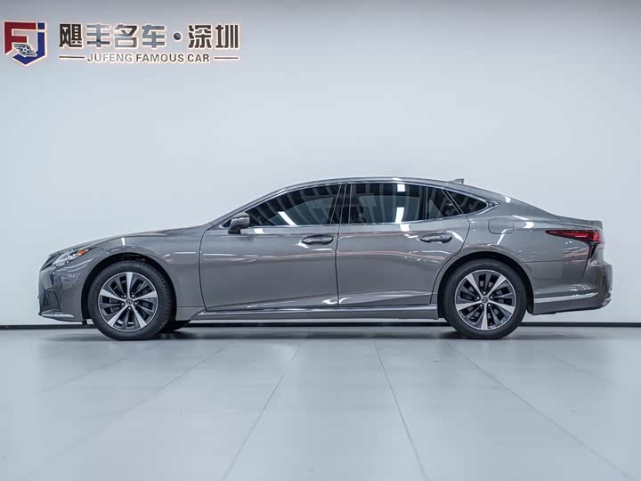 Фото 4 - Lexus LS