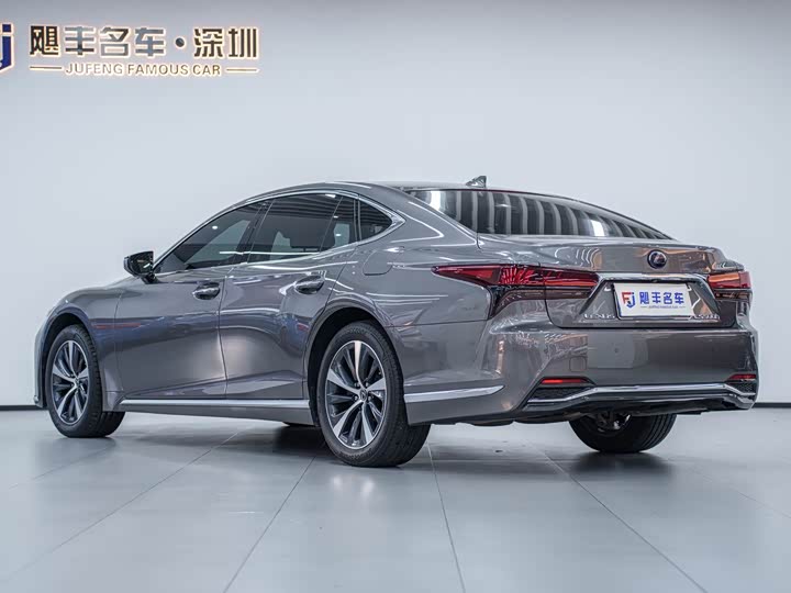 Фото 5 - Lexus LS