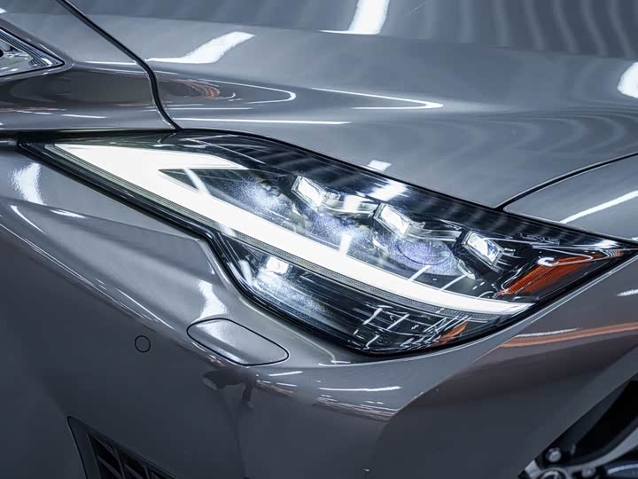 Фото 6 - Lexus LS