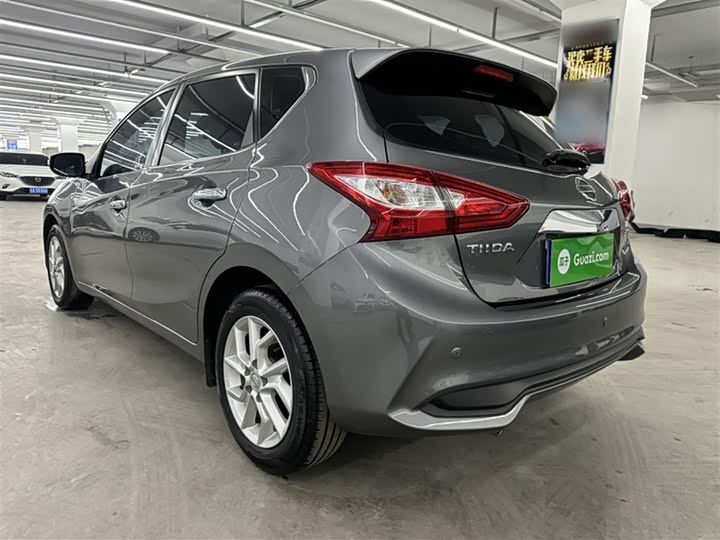 Фото 10 - Nissan Tiida