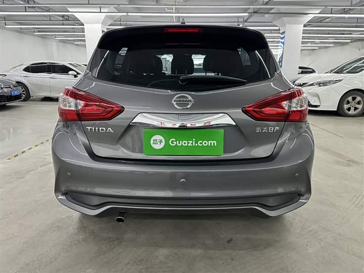 Фото 11 - Nissan Tiida