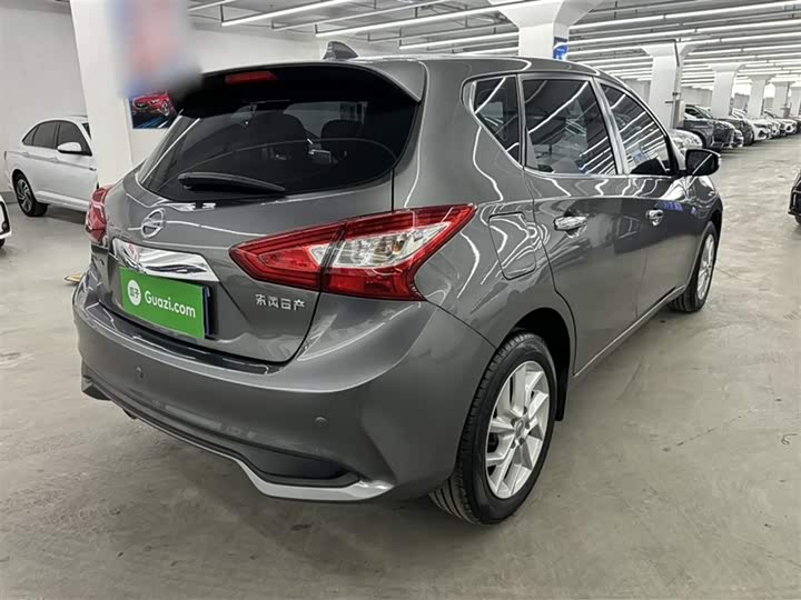 Фото 12 - Nissan Tiida