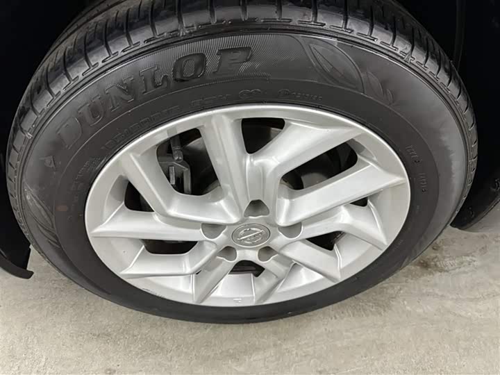 Фото 14 - Nissan Tiida