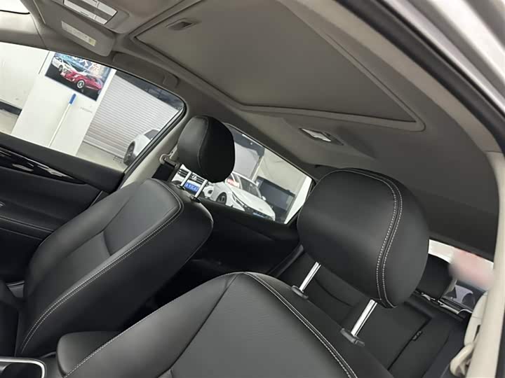 Фото 22 - Nissan Tiida