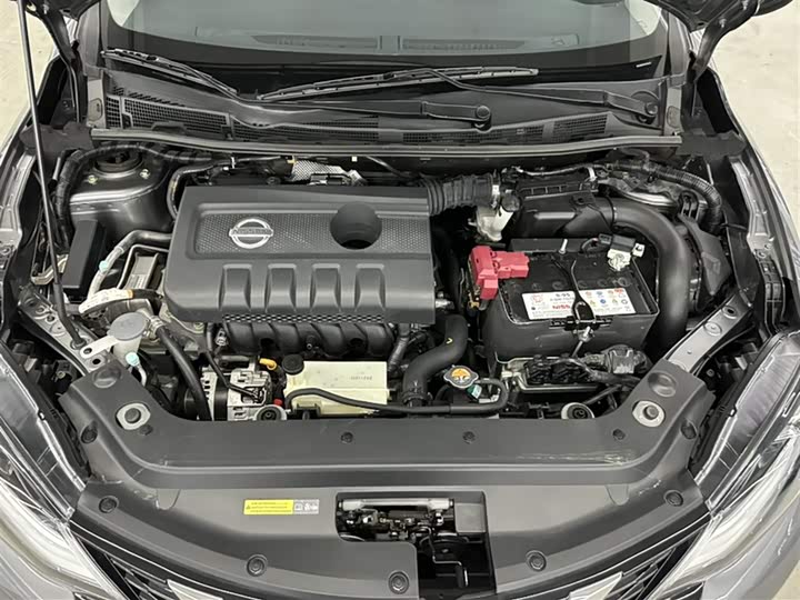 Фото 5 - Nissan Tiida