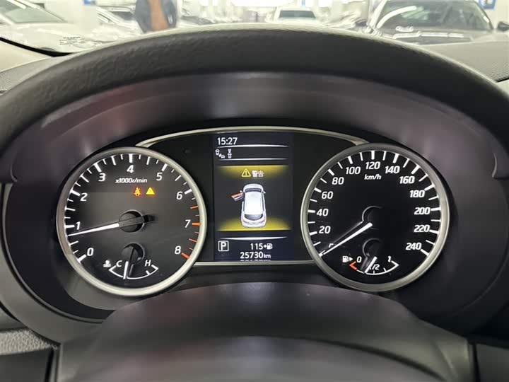 Фото 7 - Nissan Tiida