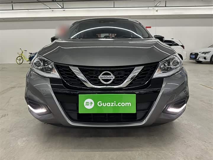 Фото 8 - Nissan Tiida