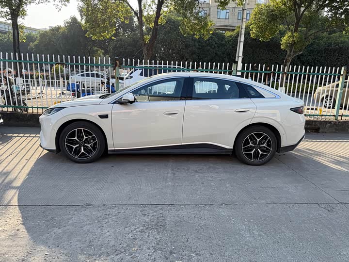 Фото 3 - BYD Seal 06 Hybrid/EV