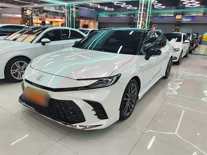 Фото 1 - Toyota Camry