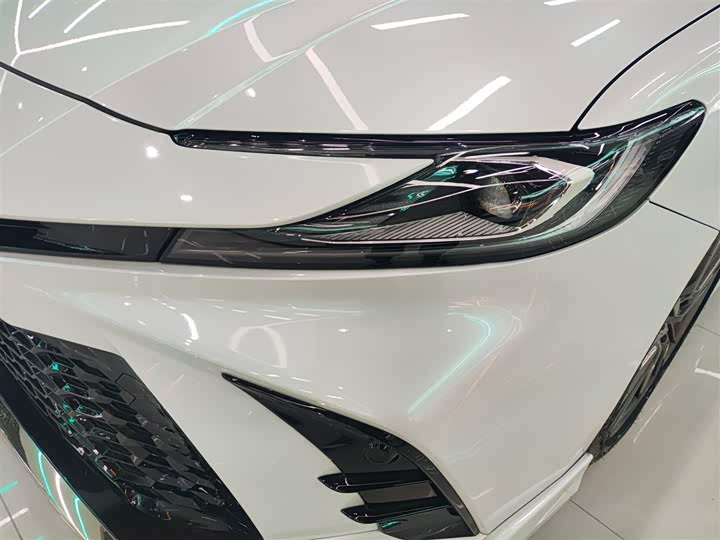 Фото 24 - Toyota Camry