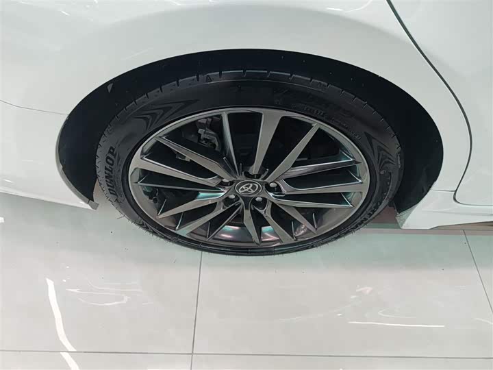 Фото 26 - Toyota Camry