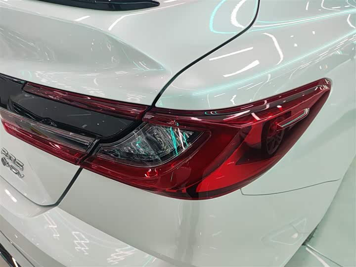 Фото 8 - Toyota Camry