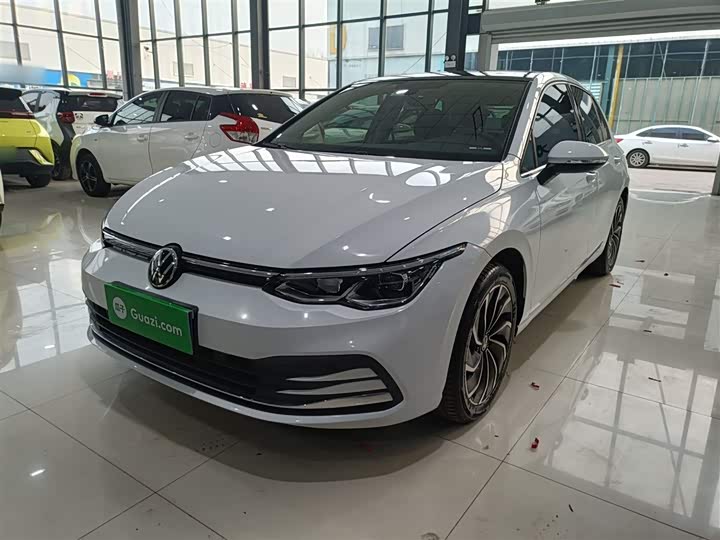 Фото 1 - Volkswagen Golf