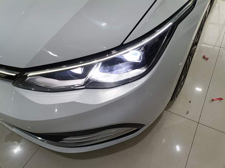 Фото 24 - Volkswagen Golf