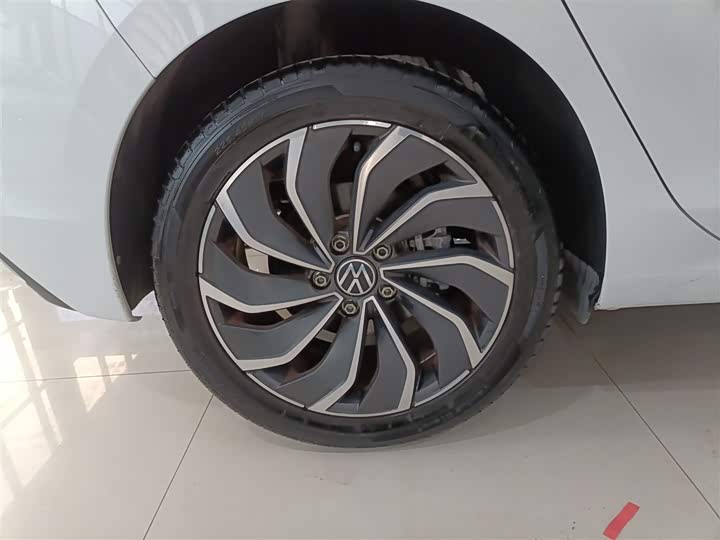 Фото 26 - Volkswagen Golf