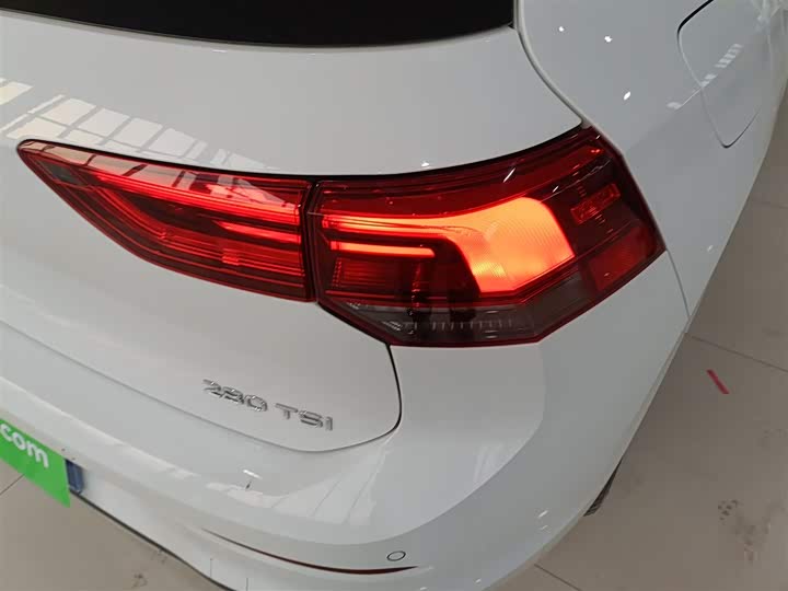 Фото 8 - Volkswagen Golf