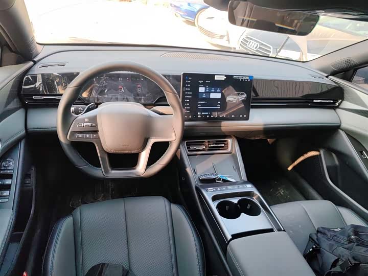 Фото 10 - BYD Qin L